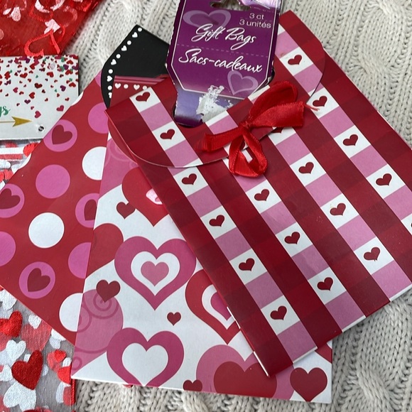 NWT Valentines Day gift bags 11 total 8 are see through mesh bags w/ drawstrings - Picture 5 of 7